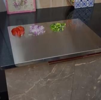 Stainless Steel Chopping Board (35x31cm) - Femme Bazaar